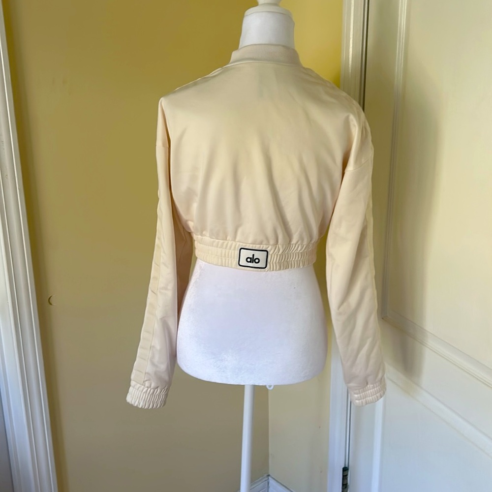 ALO jacket. Off white. Like New condition.